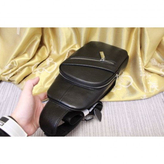 2025FW Chest Bag GUCCI Gucci New products inevitably sold out immediately, and you'll want to get it right now 2025FW Chest Bag GUCCI Gucci New products inevitably sold out immediately, and you'll want to get it right now