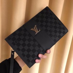 2025FW Clutch Bag LOUIS VUITTON Autumn/Winter New Arrival Lightweight and tiring luxury bag