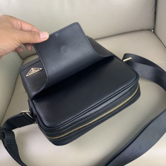 PRADA Shoulder Bag 2025SS Latest Work! Very popular and hot topics PRADA Shoulder Bag 2025SS Latest Work! Very popular and hot topics