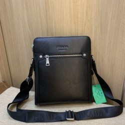 2025FW Shoulder Bag PRADA PRADA The latest luxury model you need to keep in mind in autumn and winter