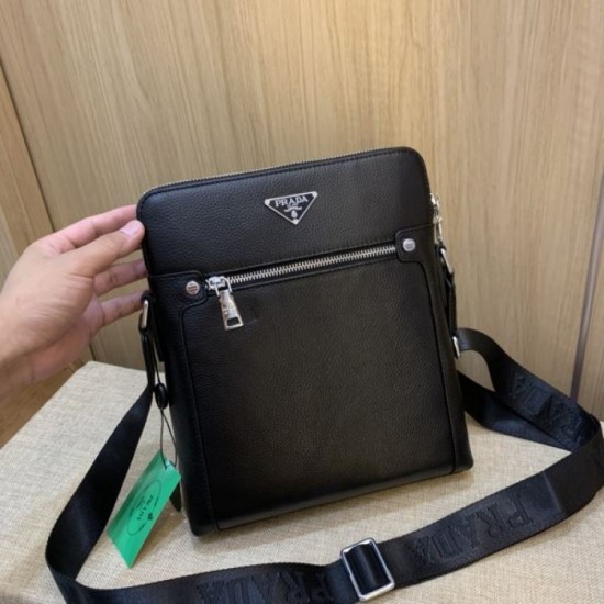 2025FW Shoulder Bag PRADA PRADA The latest luxury model you need to keep in mind in autumn and winter 2025FW Shoulder Bag PRADA PRADA The latest luxury model you need to keep in mind in autumn and winter