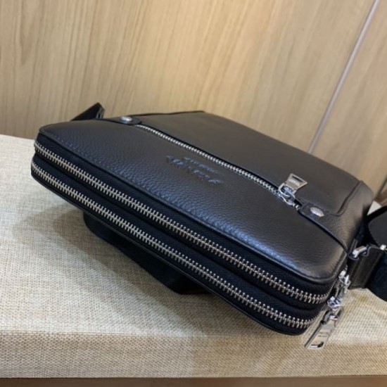 2025FW Shoulder Bag PRADA PRADA The latest luxury model you need to keep in mind in autumn and winter 2025FW Shoulder Bag PRADA PRADA The latest luxury model you need to keep in mind in autumn and winter