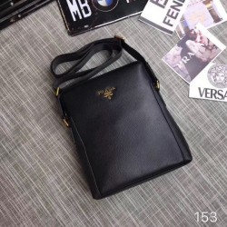2025FW Shoulder Bag PRADA PRADA Continuing popularity this season Classic model with a luxurious feel
