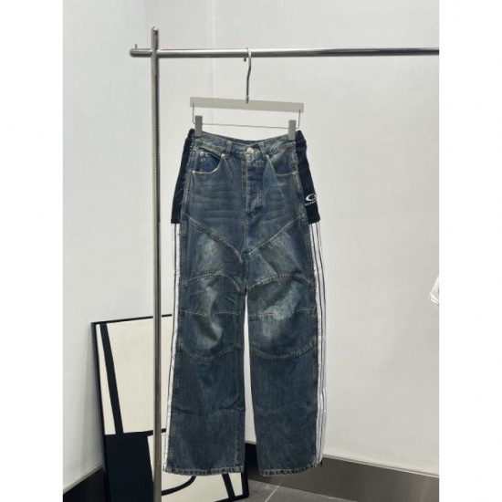 BALENCIAGA Denim Pants 2025 Fall/Winter New Featured Models Fall in Love with Fall/Winter Trends BALENCIAGA Denim Pants 2025 Fall/Winter New Featured Models Fall in Love with Fall/Winter Trends
