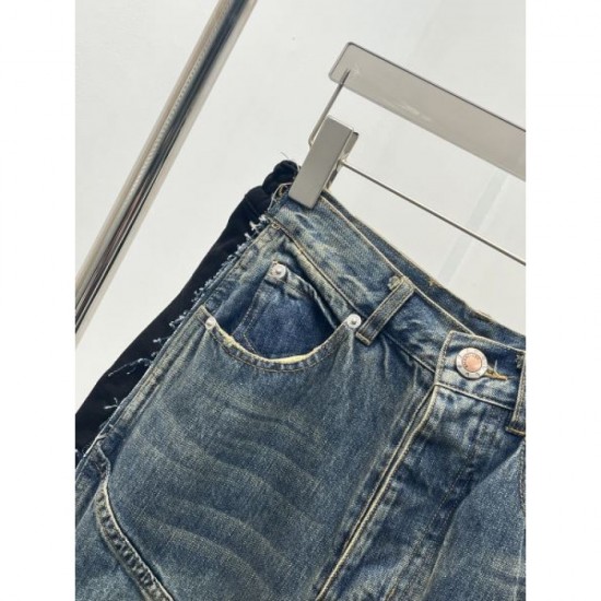 BALENCIAGA Denim Pants 2025 Fall/Winter New Featured Models Fall in Love with Fall/Winter Trends BALENCIAGA Denim Pants 2025 Fall/Winter New Featured Models Fall in Love with Fall/Winter Trends