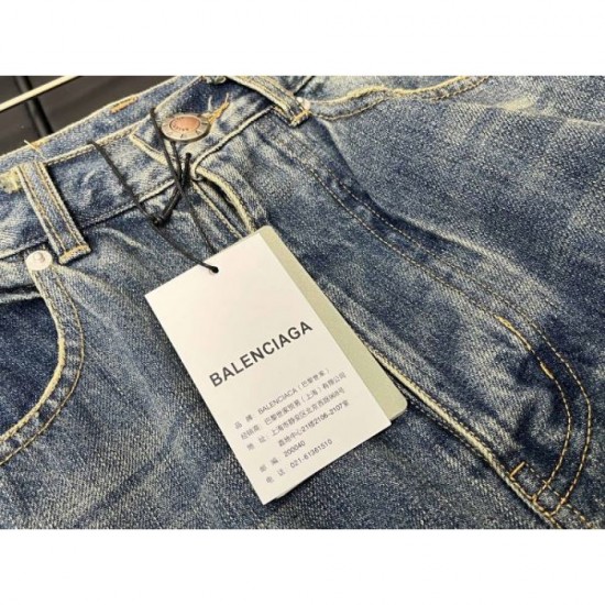 BALENCIAGA Denim Pants 2025 Fall/Winter New Featured Models Fall in Love with Fall/Winter Trends BALENCIAGA Denim Pants 2025 Fall/Winter New Featured Models Fall in Love with Fall/Winter Trends