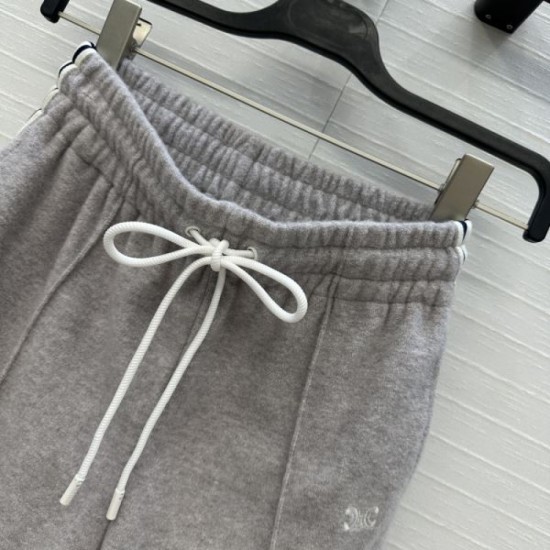 CELINE Casual Pants 2025 New Autumn/Winter Popular item loved by celebrities and celebrities CELINE Casual Pants 2025 New Autumn/Winter Popular item loved by celebrities and celebrities