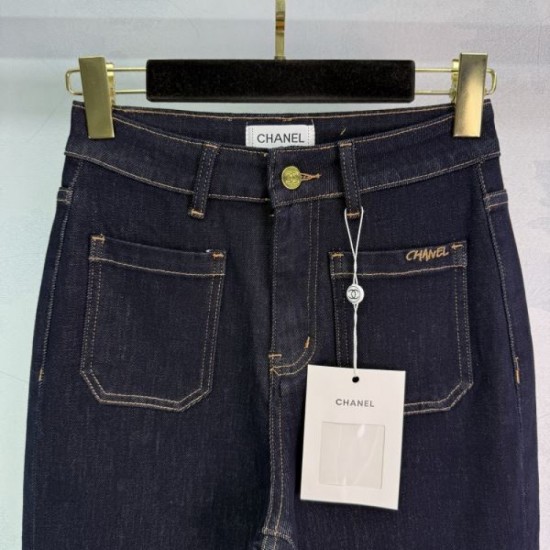 CHANEL Denim Pants 2025 New Autumn/Winter Featured Autumn/Winter Featured Model by Many Users CHANEL Denim Pants 2025 New Autumn/Winter Featured Autumn/Winter Featured Model by Many Users