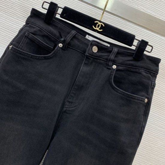 2025SS Jeans FENDI Fendi Take the trends of this year ahead 2025SS Jeans FENDI Fendi Take the trends of this year ahead
