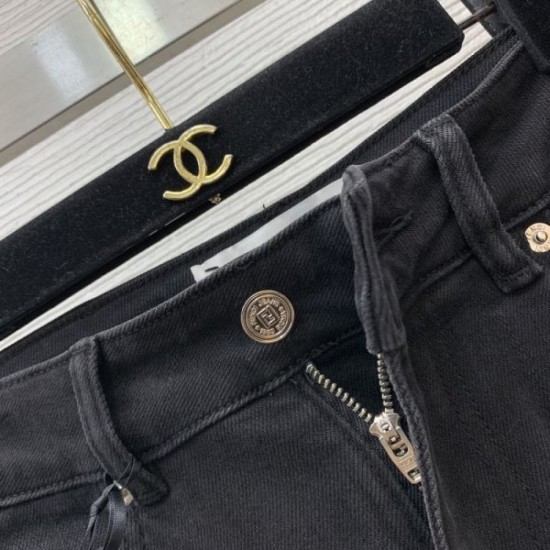 2025SS Jeans FENDI Fendi Take the trends of this year ahead 2025SS Jeans FENDI Fendi Take the trends of this year ahead
