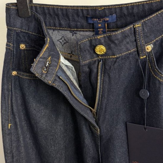 2025FW Jeans LOUIS VUITTON Louis Vuitton Fashionable style with a relaxed feel 2025FW Jeans LOUIS VUITTON Louis Vuitton Fashionable style with a relaxed feel