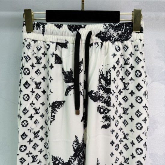 LOUIS VUITTON Long Pants 2025 New Autumn/Winter Recommended Styles Perfect for Autumn LOUIS VUITTON Long Pants 2025 New Autumn/Winter Recommended Styles Perfect for Autumn