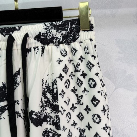 LOUIS VUITTON Long Pants 2025 New Autumn/Winter Recommended Styles Perfect for Autumn LOUIS VUITTON Long Pants 2025 New Autumn/Winter Recommended Styles Perfect for Autumn