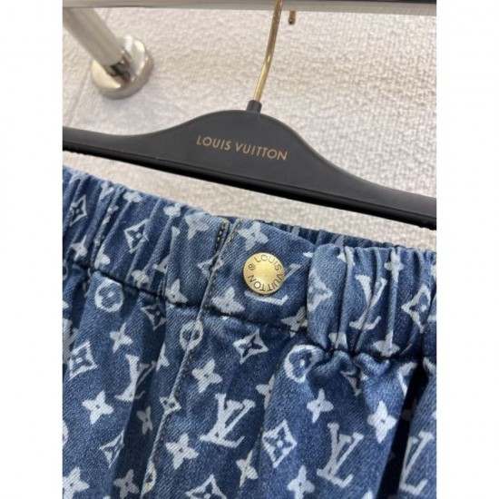 LOUIS VUITTON Jeans 2025 New Autumn/Winter Popular model perfect for autumn outings LOUIS VUITTON Jeans 2025 New Autumn/Winter Popular model perfect for autumn outings