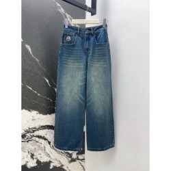 MONCLER Jeans 2025 New Autumn/Winter Trend model that catches the eye with autumn coordination