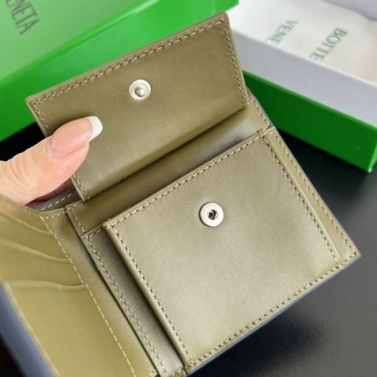 2025SS Adult and elegant BOTTEGA VENETA Bi-fold wallet 2025SS Adult and elegant BOTTEGA VENETA Bi-fold wallet