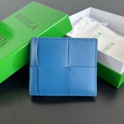 2025SS BOTTEGA VENETA Bifold Wallet, also loved by celebrities