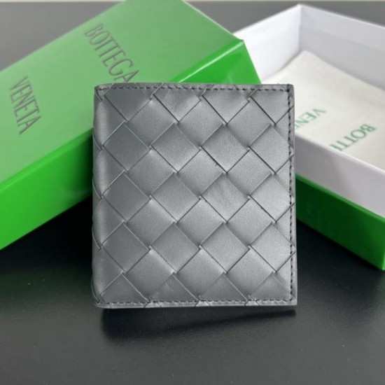 2025SS Also great as a gift! BOTTEGA VENETA Bi-fold Wallet 2025SS Also great as a gift! BOTTEGA VENETA Bi-fold Wallet