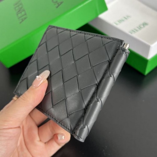 2025SS A wide variety of colors BOTTEGA VENETA Bifold Wallet 2025SS A wide variety of colors BOTTEGA VENETA Bifold Wallet