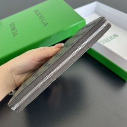 2025SS BOTTEGA VENETA Long Wallet