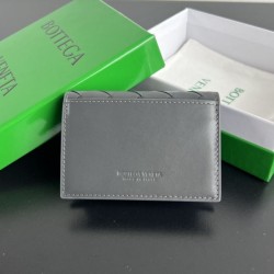 2025SS Love at first sight with the new release BOTTEGA VENETA Card Case