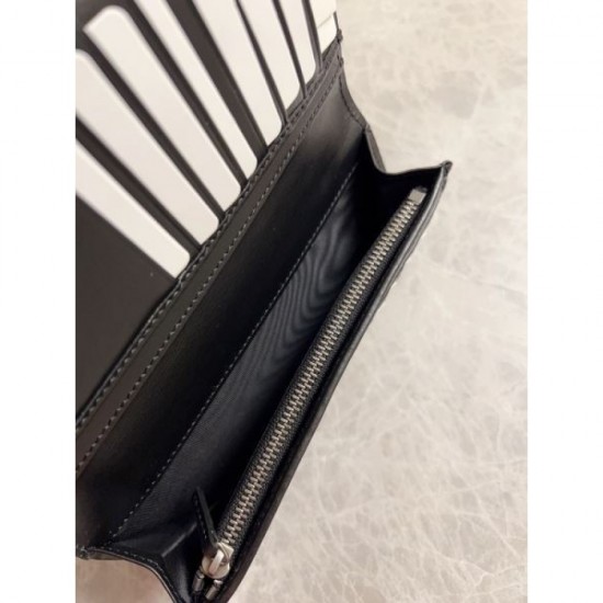 2025SS Enjoy trendy outfits GUCCI long wallet 2025SS Enjoy trendy outfits GUCCI long wallet