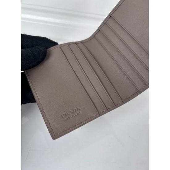 2025SS Spring/Summer Essential Item PRADA Prada Bifold Wallet 2025SS Spring/Summer Essential Item PRADA Prada Bifold Wallet
