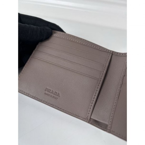 2025SS Gift for your loved one PRADA Bifold Wallet 2025SS Gift for your loved one PRADA Bifold Wallet