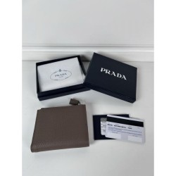 2025SS A new masterpiece that is highly popular PRADA bi-fold wallet