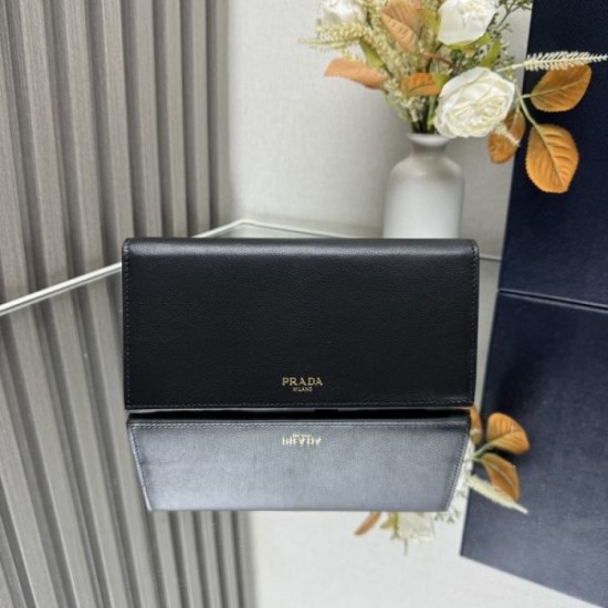 2025SS New casual outfit PRADA Prada long wallet 2025SS New casual outfit PRADA Prada long wallet