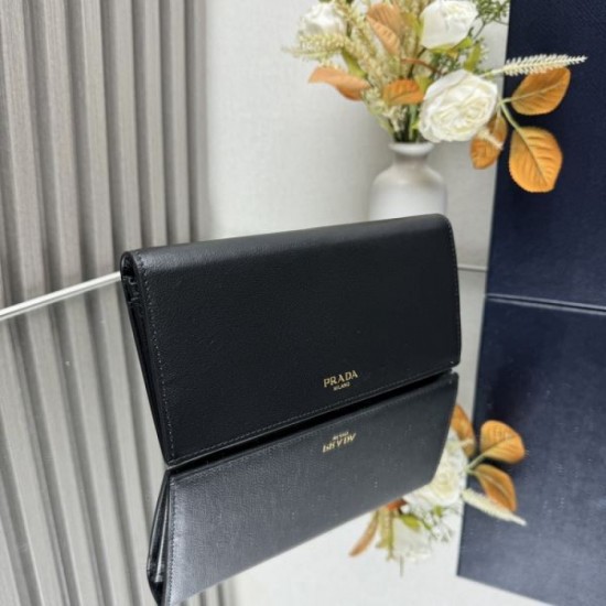 2025SS New casual outfit PRADA Prada long wallet 2025SS New casual outfit PRADA Prada long wallet