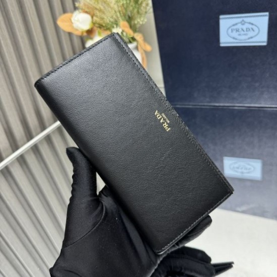 2025SS New casual outfit PRADA Prada long wallet 2025SS New casual outfit PRADA Prada long wallet