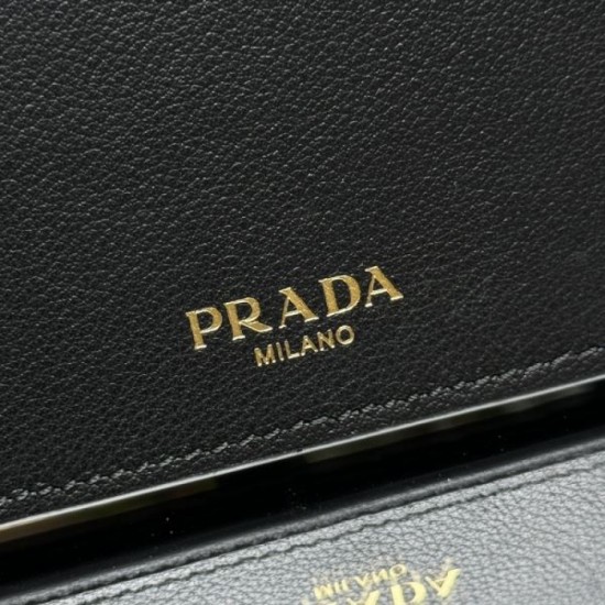 2025SS New casual outfit PRADA Prada long wallet 2025SS New casual outfit PRADA Prada long wallet