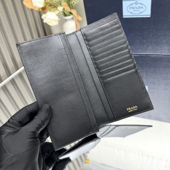 2025SS New casual outfit PRADA Prada long wallet 2025SS New casual outfit PRADA Prada long wallet