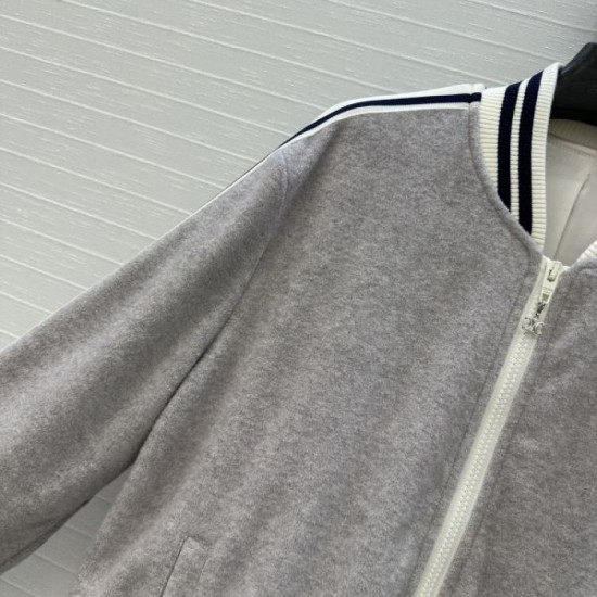 CELINE Celine Jacket 2025 Fall/Winter Domestic Sale Model that is sure to sell out CELINE Celine Jacket 2025 Fall/Winter Domestic Sale Model that is sure to sell out