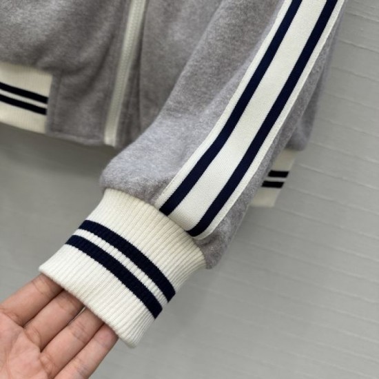 CELINE Celine Jacket 2025 Fall/Winter Domestic Sale Model that is sure to sell out CELINE Celine Jacket 2025 Fall/Winter Domestic Sale Model that is sure to sell out