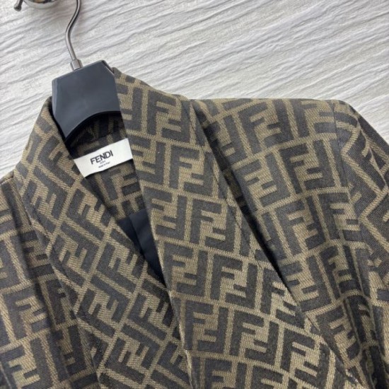 FENDI trench coat 2025 autumn/winter hottest new autumn/winter outerwear FENDI trench coat 2025 autumn/winter hottest new autumn/winter outerwear