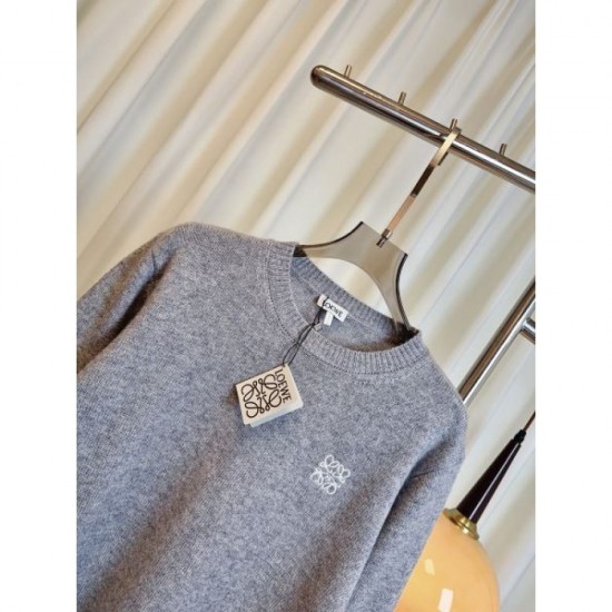 LOEWE Wool Tops 2025 Autumn/Winter Featured Autumn/Winter Items You Can't Miss LOEWE Wool Tops 2025 Autumn/Winter Featured Autumn/Winter Items You Can't Miss