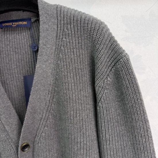 LOUIS VUITTON Knit Cardigan 2025 Fall/Winter New Item Limited to this season's popular trend shops LOUIS VUITTON Knit Cardigan 2025 Fall/Winter New Item Limited to this season's popular trend shops