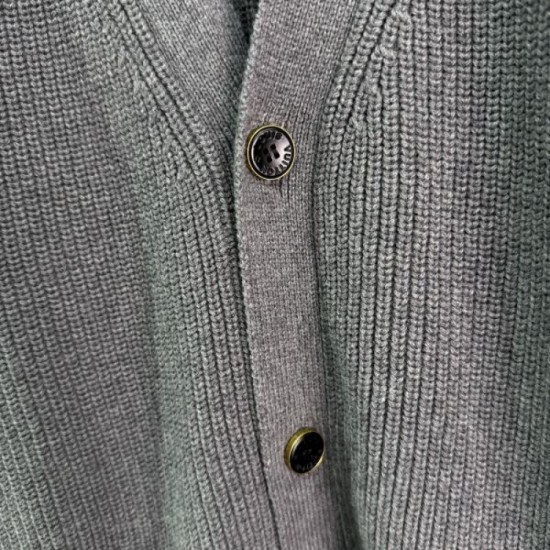 LOUIS VUITTON Knit Cardigan 2025 Fall/Winter New Item Limited to this season's popular trend shops LOUIS VUITTON Knit Cardigan 2025 Fall/Winter New Item Limited to this season's popular trend shops