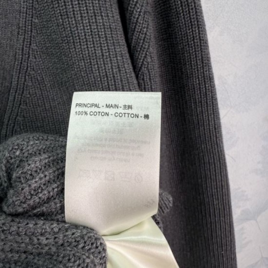 LOUIS VUITTON Knit Cardigan 2025 Fall/Winter New Item Limited to this season's popular trend shops LOUIS VUITTON Knit Cardigan 2025 Fall/Winter New Item Limited to this season's popular trend shops