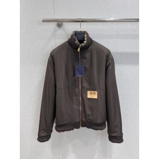 LOUIS VUITTON Sheep Boa Coat 2025 New Autumn/Winter Luxury design with a retro feel LOUIS VUITTON Sheep Boa Coat 2025 New Autumn/Winter Luxury design with a retro feel