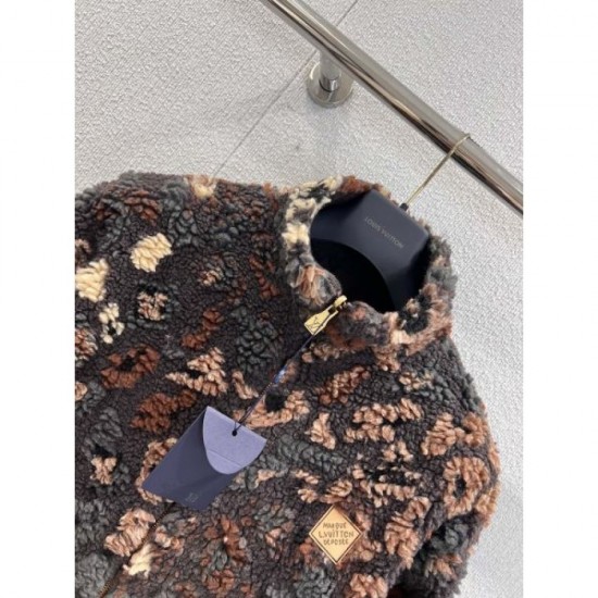 LOUIS VUITTON Sheep Boa Coat 2025 New Autumn/Winter Luxury design with a retro feel LOUIS VUITTON Sheep Boa Coat 2025 New Autumn/Winter Luxury design with a retro feel