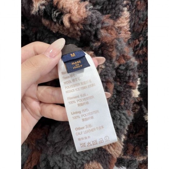 LOUIS VUITTON Sheep Boa Coat 2025 New Autumn/Winter Luxury design with a retro feel LOUIS VUITTON Sheep Boa Coat 2025 New Autumn/Winter Luxury design with a retro feel