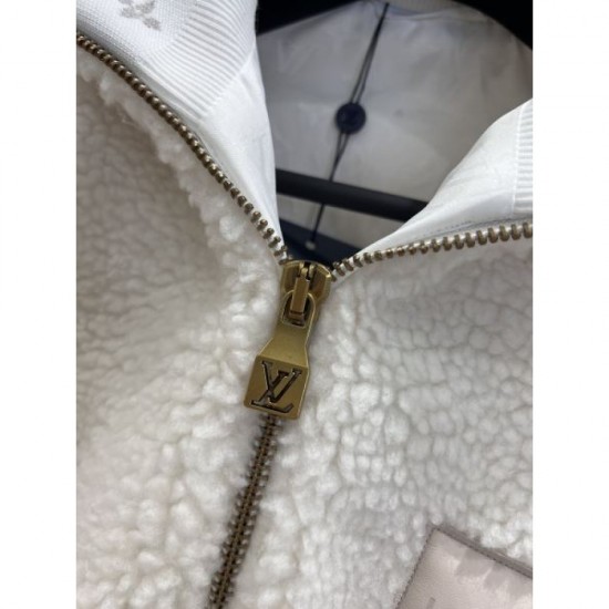 LOUIS VUITTON Outerwear 2025 New Autumn/Winter Fashionable and comfortable Autumn/Winter outerwear LOUIS VUITTON Outerwear 2025 New Autumn/Winter Fashionable and comfortable Autumn/Winter outerwear