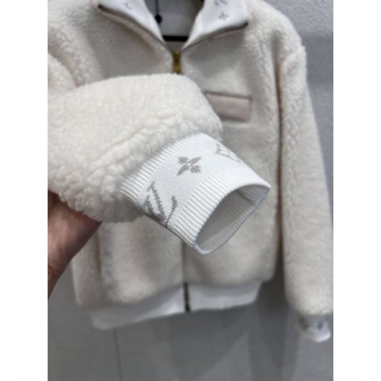 LOUIS VUITTON Outerwear 2025 New Autumn/Winter Fashionable and comfortable Autumn/Winter outerwear LOUIS VUITTON Outerwear 2025 New Autumn/Winter Fashionable and comfortable Autumn/Winter outerwear