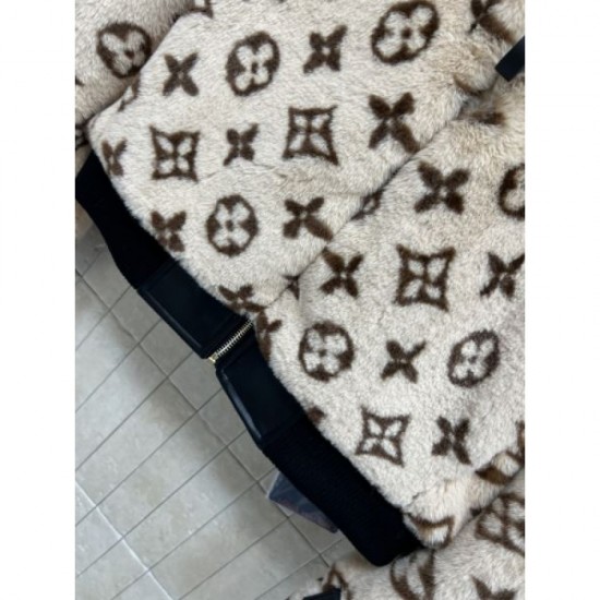 LOUIS VUITTON Jacket 2025 Fall/Winter New Popular Fashionable Outer Latest Model LOUIS VUITTON Jacket 2025 Fall/Winter New Popular Fashionable Outer Latest Model
