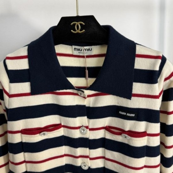 2025FW Knit Cardigan MIU MIU Miu Miu Create your own personality Popular autumn and winter outfit 2025FW Knit Cardigan MIU MIU Miu Miu Create your own personality Popular autumn and winter outfit