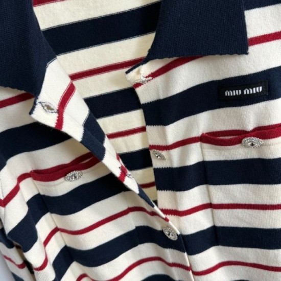 2025FW Knit Cardigan MIU MIU Miu Miu Create your own personality Popular autumn and winter outfit 2025FW Knit Cardigan MIU MIU Miu Miu Create your own personality Popular autumn and winter outfit