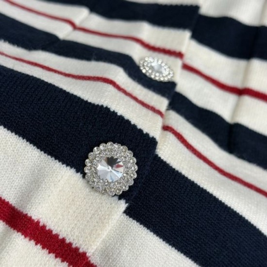 2025FW Knit Cardigan MIU MIU Miu Miu Create your own personality Popular autumn and winter outfit 2025FW Knit Cardigan MIU MIU Miu Miu Create your own personality Popular autumn and winter outfit